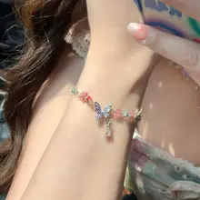デザイン性の高いカラフルな蝶のネックレス【ロックバリュー・女性用・鎖骨チェーン・アクセサリー】