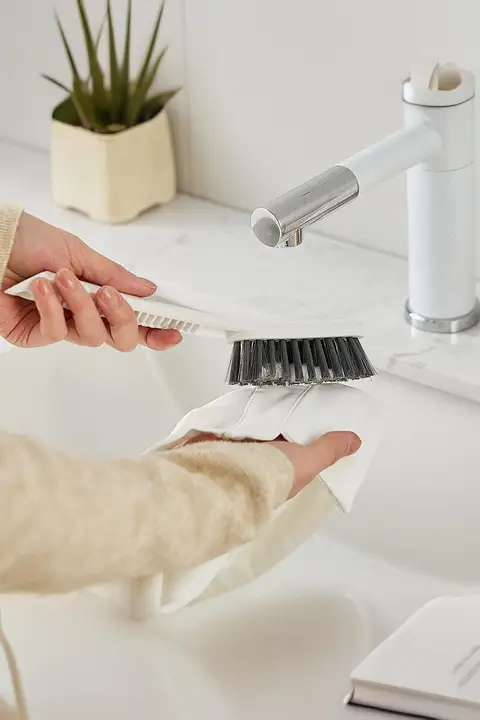 家庭用ソフトブラシ【靴洗い・傷をつけない・ロングハンドル】