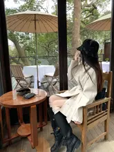 白色の短丈トレンチコート【春秋用・ウエスト絞り・イギリス風】