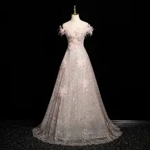 高級感のあるウェディングドレス【エレガントなデザイン・女性用】