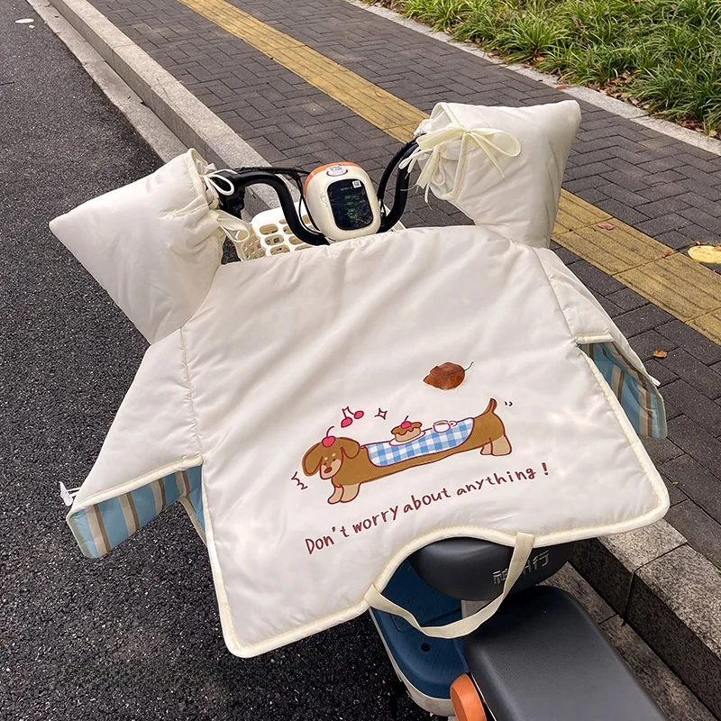可愛い電動バイク用風防カバー：保温・厚手・防風防雨機能を実証