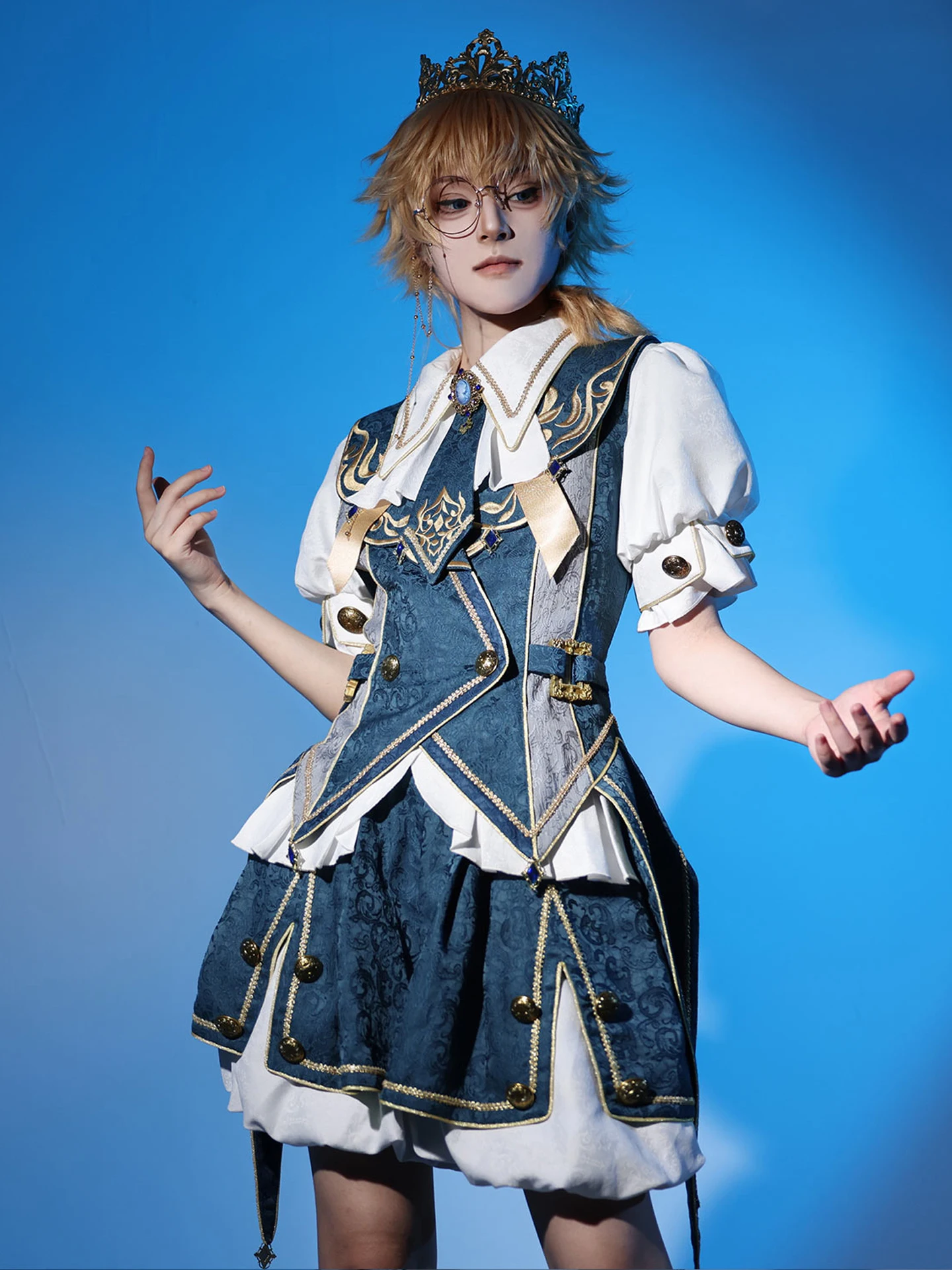 中世風ロリータ王子コスチューム：ero cosplay における少年感と魔法テーマの実装