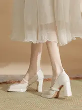 セクシーなストラップデザインのハイヒール【防水台・太ヒール・スクエアトゥ】