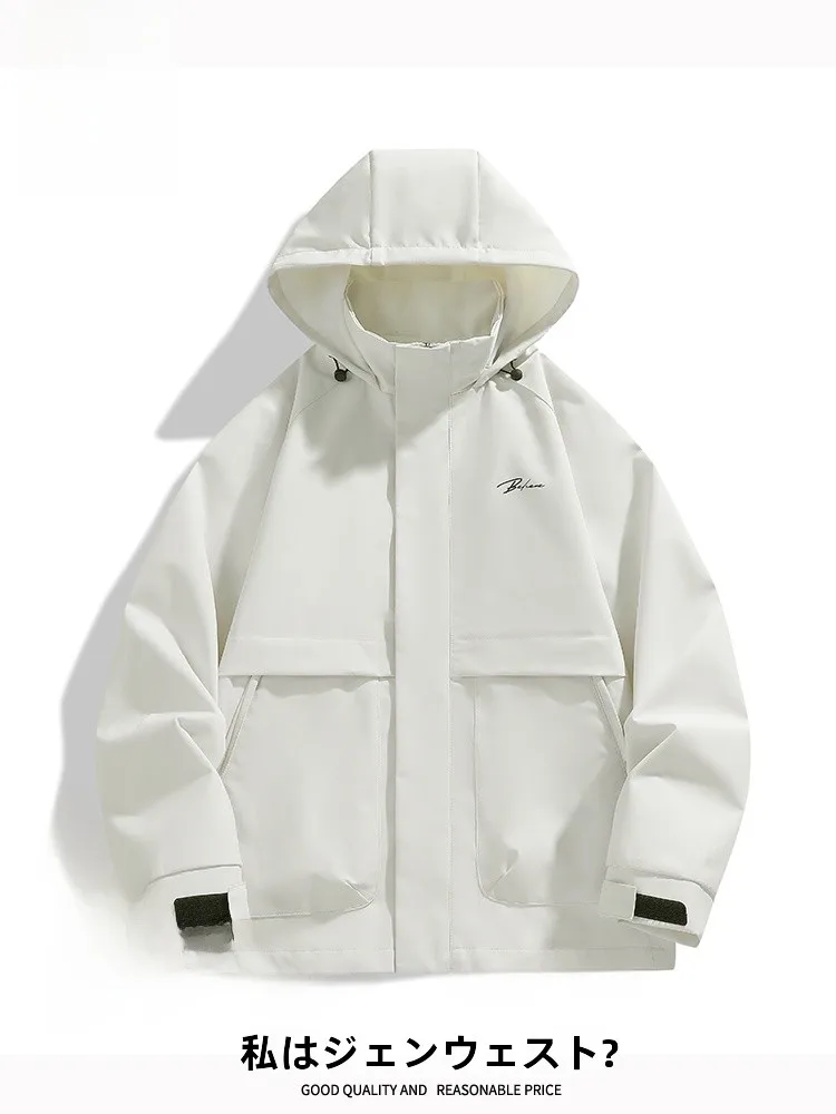 機能的でかっこいいメンズアウトドアジャケット：Jeanswest フード付きカジュアルジャケットの実用性と使用シーン