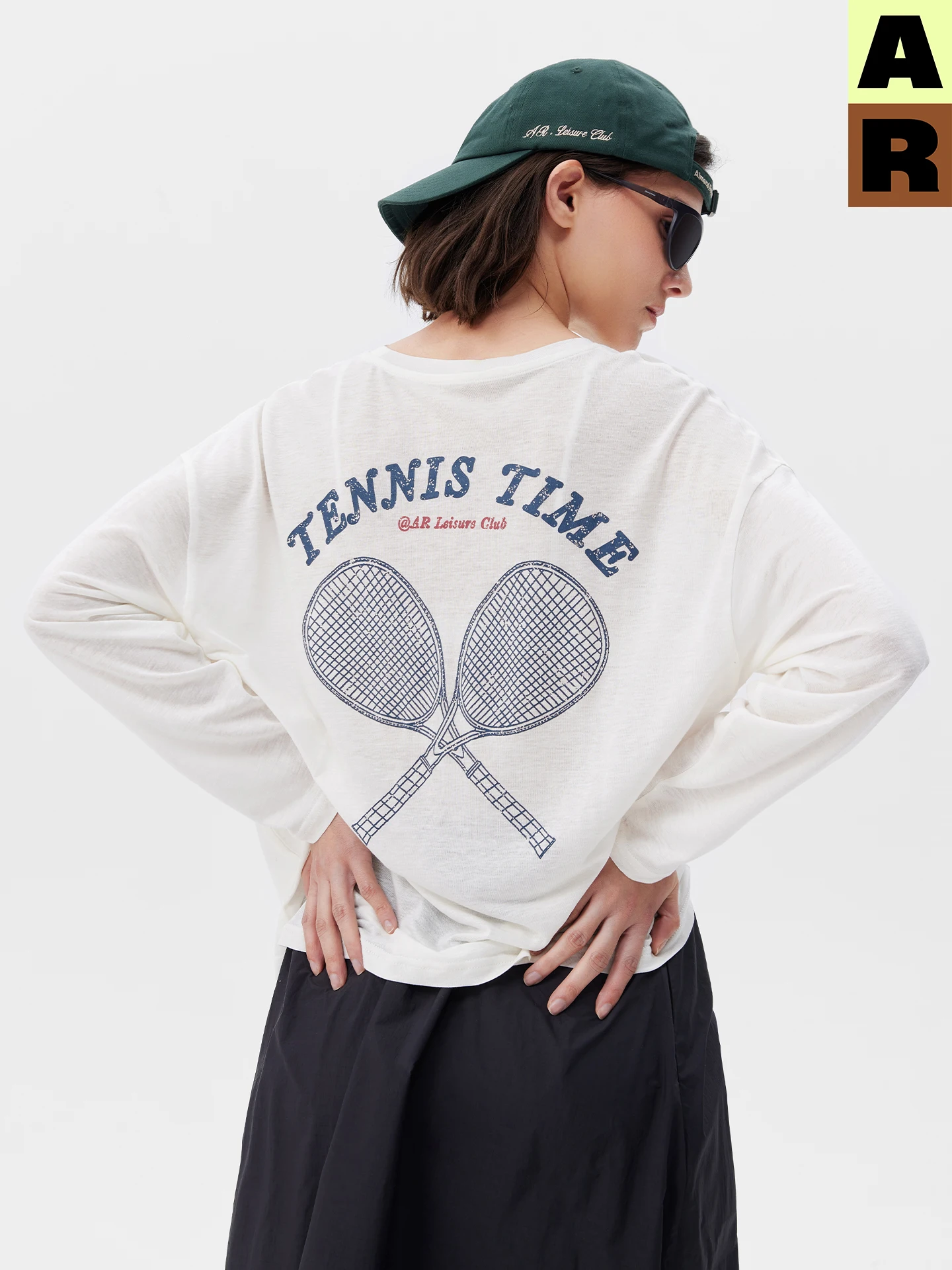 テニスウェア レディース 人気 おすすめ：軽やかで涼しいプリントTシャツ