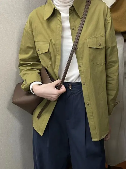 レトロなデザインの長袖シャツ【ダブルポケット・秋春用・ゆったりした厚手デザイン】