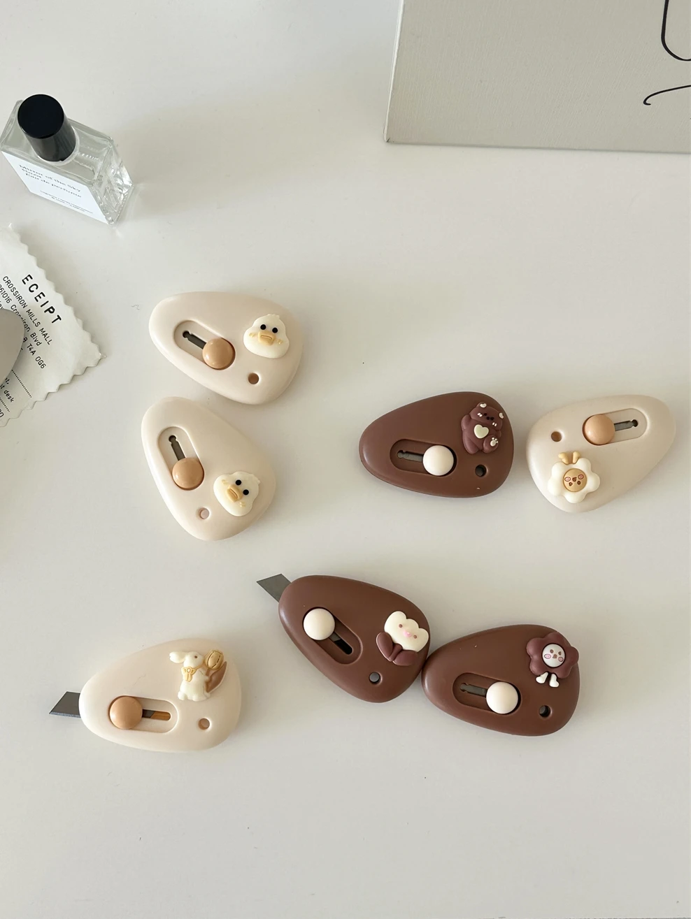 かわいいデザインのミニ開封ナイフ：多機能ポータブルツールの実用性と使い分け