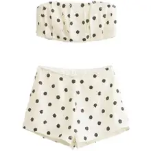 ドット柄デザインのオフショルダー上着とショートパンツ【ビーズ装飾付き・春夏向け・女性用】（セットアップ対応）