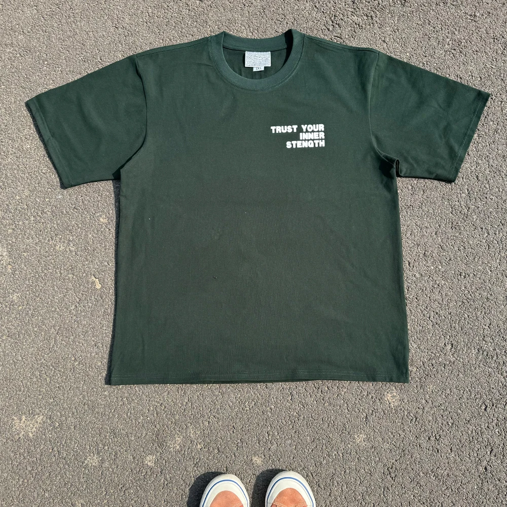 心の力を信じる！カップル用半袖Tシャツ：透気性と正肩デザインで夏の日常を支える