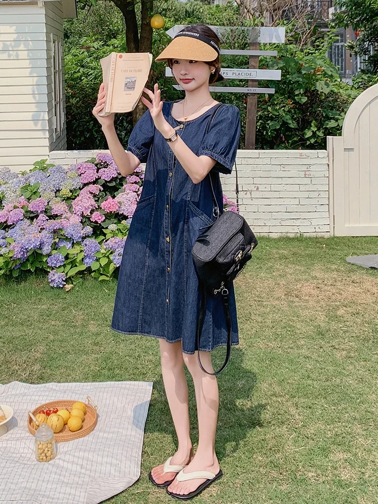 夏の薄いデニムコーデで失敗しない方法は？