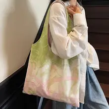ニッチデザインのオリジナルグリーンキャンバスバッグ