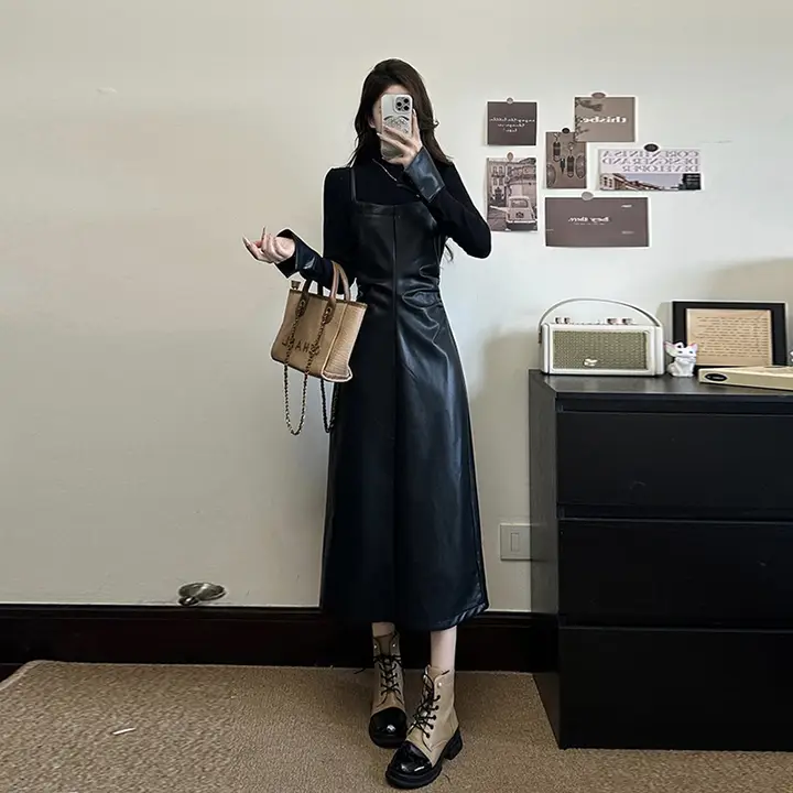 ダブルレイヤー風デザインの女性用PUレザーワンピース【冬用・ブラック・ウエストシェイプ】（セットアップ対応）