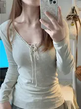 華やかなレース飾りのVネックリボン付き長袖Tシャツ【女性用・春向け・シルエットを美しく見せる】