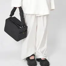 実用的なデザインのショルダーバッグ【収納便利・カジュアル・方形】