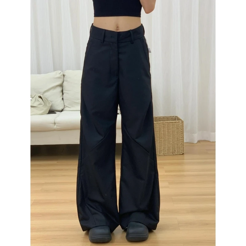2026秋冬トレンド パンツ で失敗しない着こなしは？黒いワイドレッグパンツの選び方と活用法