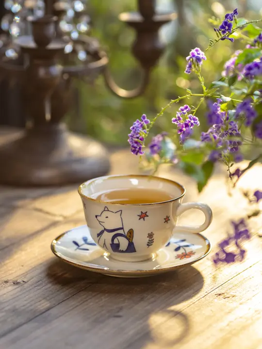 レトロ手描きのワビサビ風コーヒーカップ【フレンチスタイル・陶器製・デザイン性の高い】