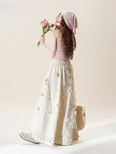 立体花飾りのレースワイドパンツ【春向け・アプリコット色・甘いフリル付き・スタイル】