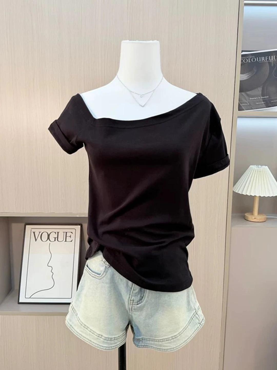 通勤の毎日を「若々しく」見せる、半袖Tシャツの選び方って？