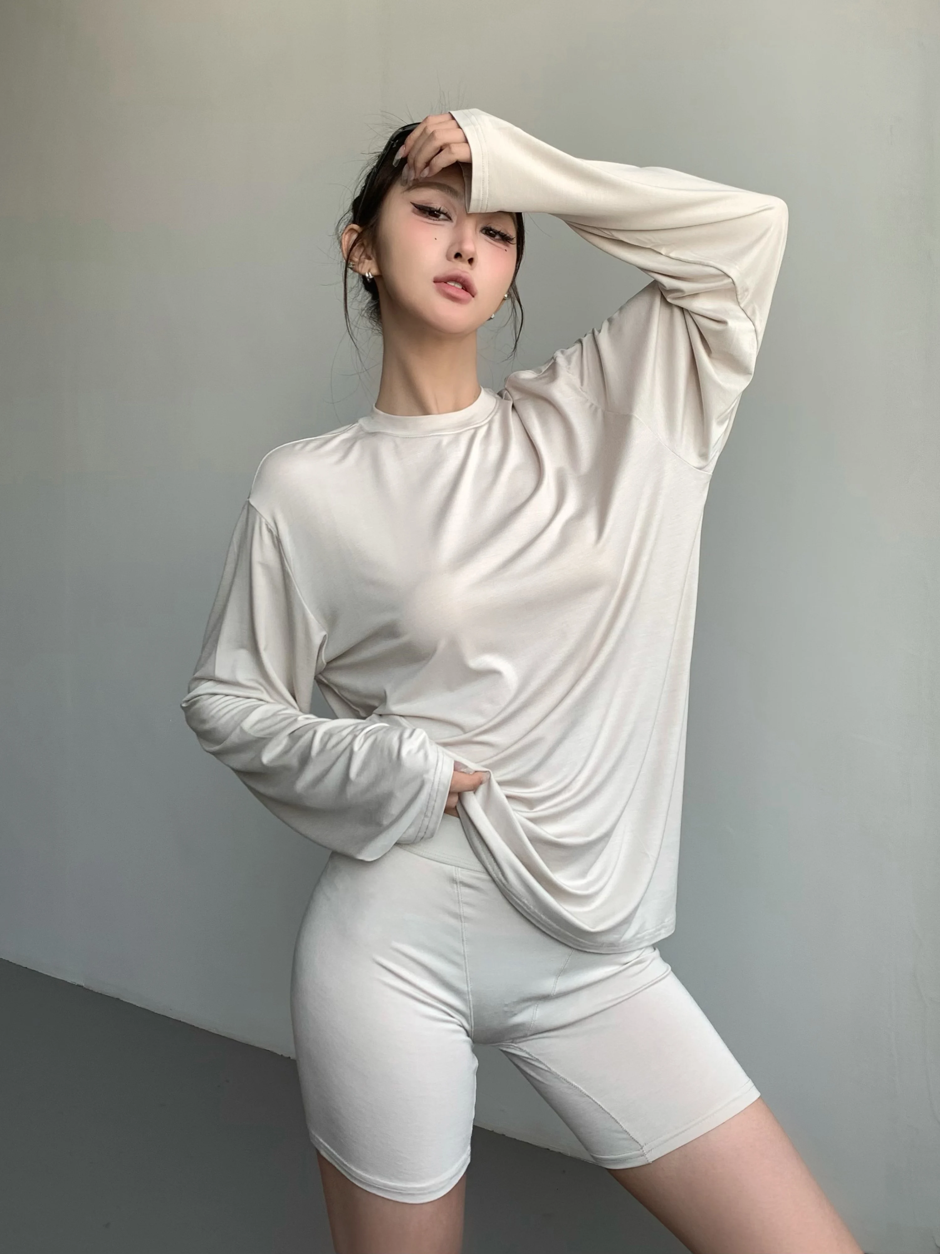 ジャージ ホワイトを選ぶべき理由は？美しく、軽やかに過ごすための「着心地」の秘密