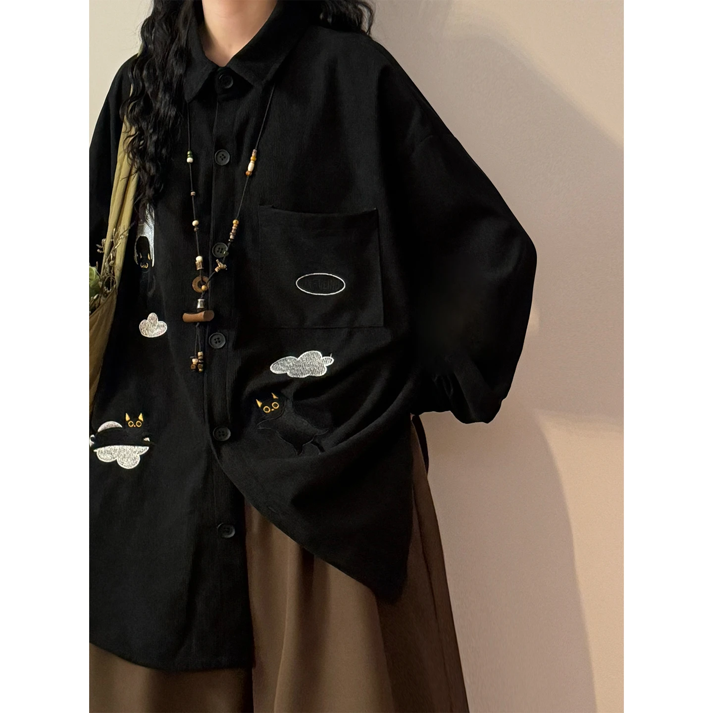 猫刺繍シャツを選ぶときに迷うのは、どんな猫がいいの？