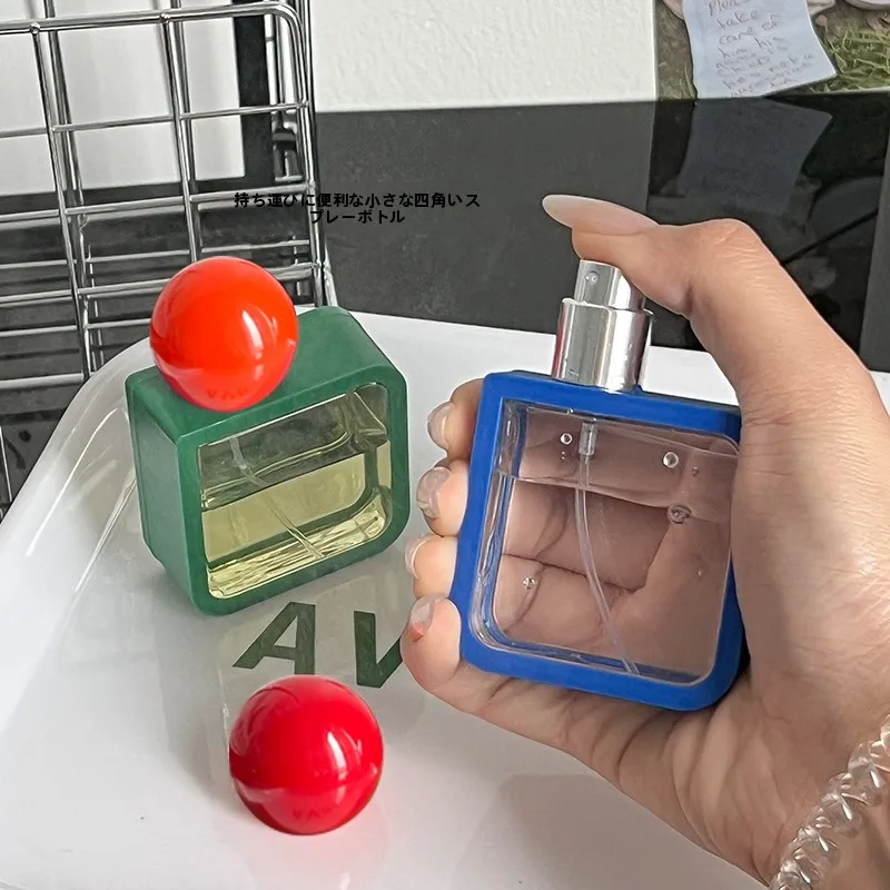 旅行先に持っていくべき香りは？スプレーボトルが解決する3つの悩み