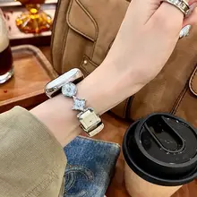 唐草花エナメルレザー製Apple Watch用バンド【互換型・洗練されたデザイン】