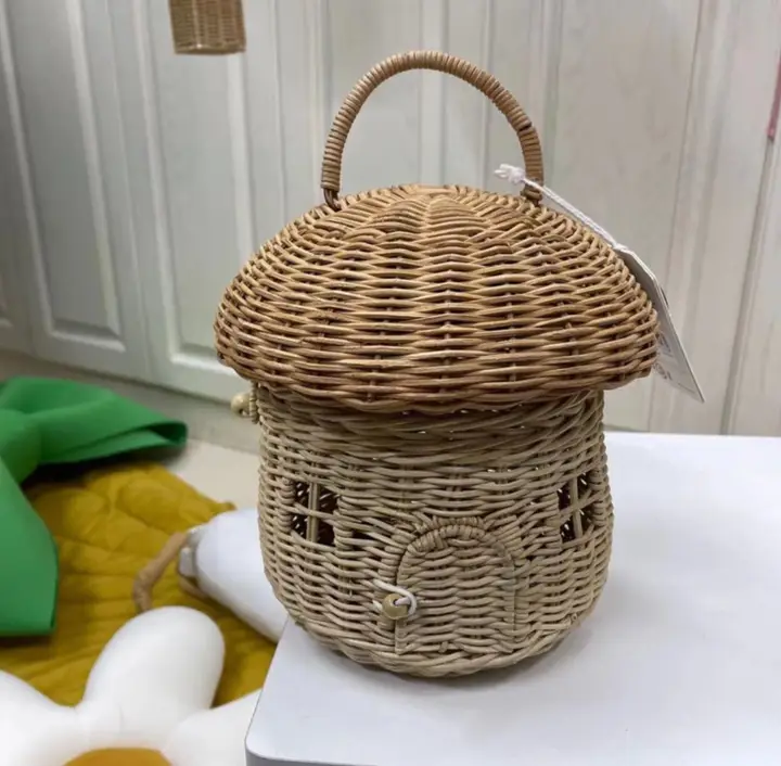 手作りのアコーヤ松ぼっくり型バスケット【子供部屋用・収納・撮影小道具】