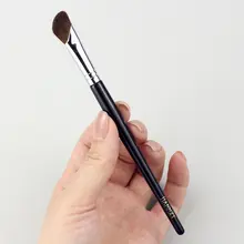 斜角鼻影ブラシ【馬毛製・シェーディング・メイクアップ用】