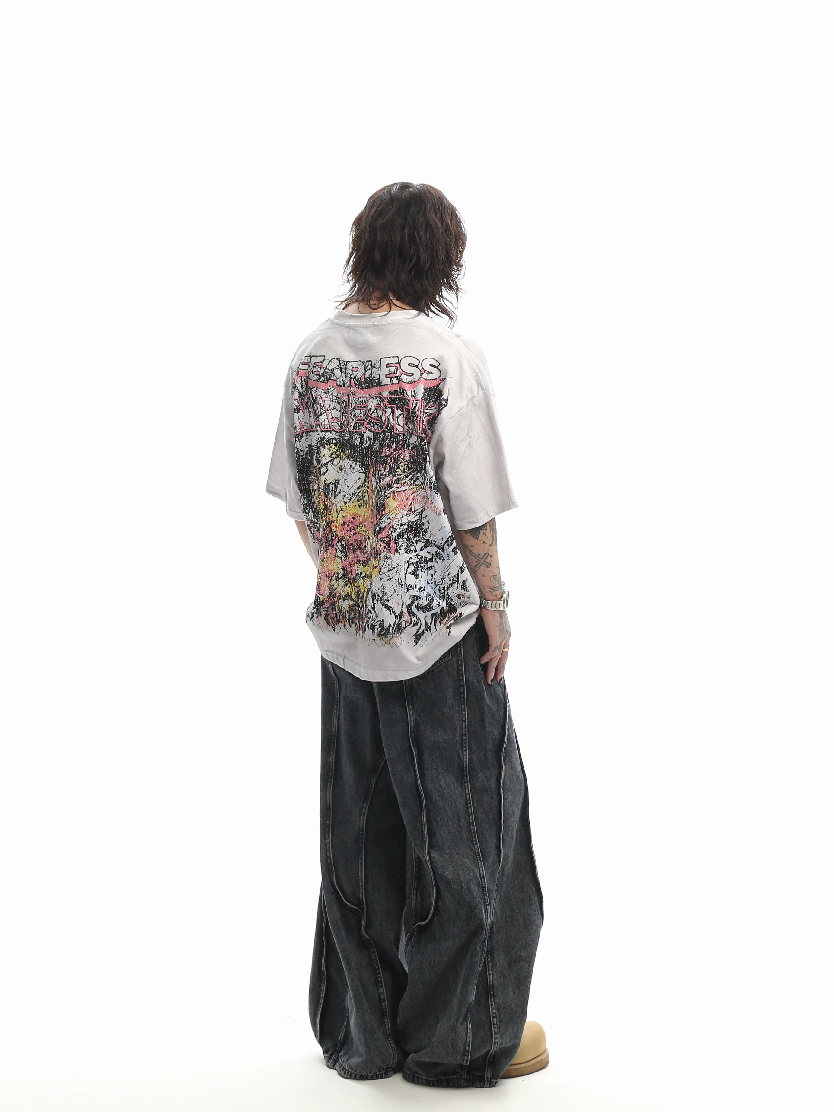 グラフィックTシャツはどんなもの？デザイン性と実用性のバランスを取るための選び方とは？