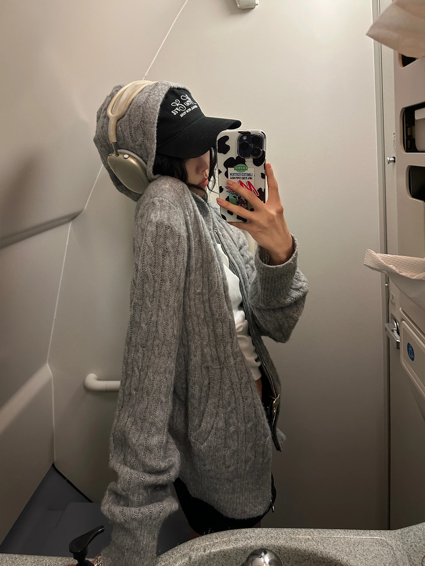 春の日常にぴったりなフリースセーターは、どんなもの？