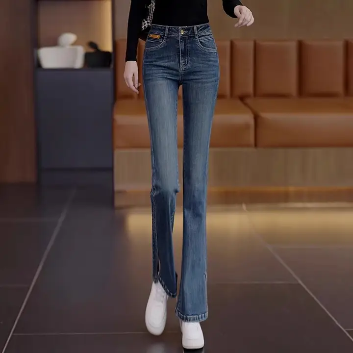 ハイウエストの美脚デニムパンツ【春秋向け・ストレッチ・サイドスリット・フレアデザイン】