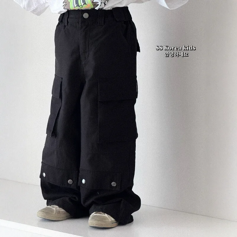 中学生男子の服に「リメイク」は必要？韓国風ストレート工装パンツが解決するリアルな悩みとは