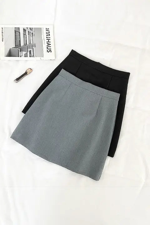 浅灰色のAラインハイウエストスカート【シルエットを引き立てる・防透けデザイン】（セットアップ対応）