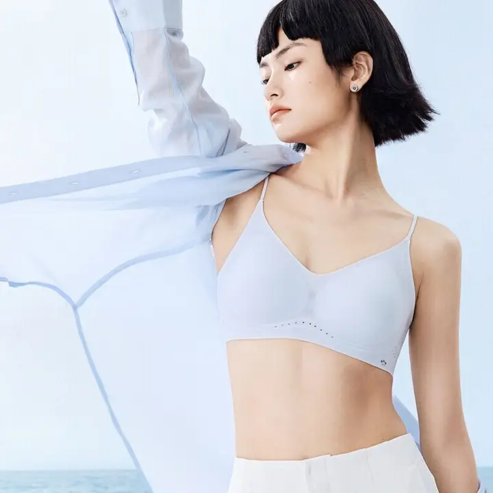 涼感のアイスシルクブラジャー【女性用・無痕・通気性・軽量】
