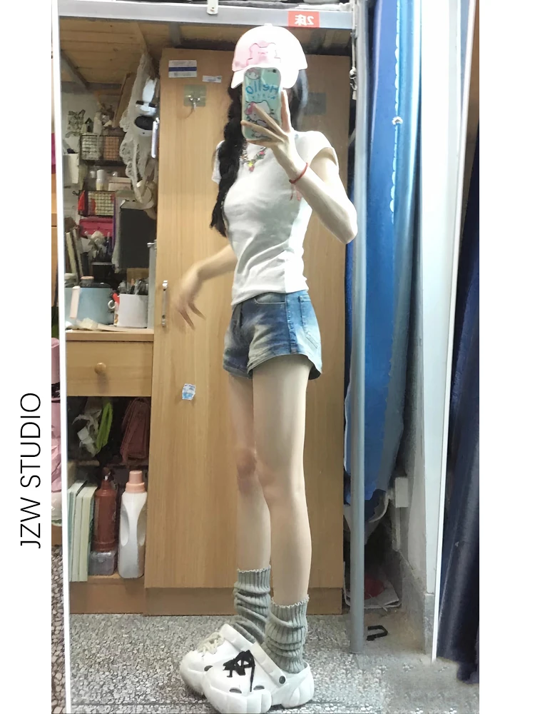 小柄女性が秋に着るべきデニムショートパンツは、これだ！？