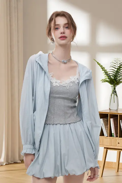 夏用UVカット女性用カジュアルトップスとミニスカート【軽量・通気性・ショートジャケット・セットアップ対応】