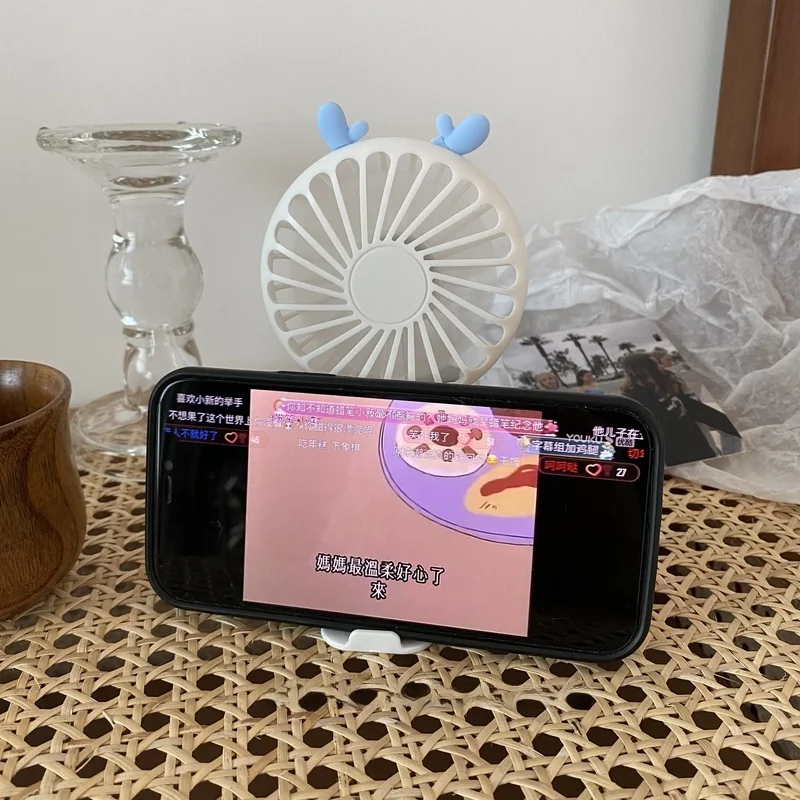 ポータブルミニファンUSB充電モデル：旅行や外出時の涼しさを実現