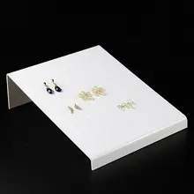 アクリル製の耳釘展示スタンド【シンプルデザイン・ジュエリー収納用】