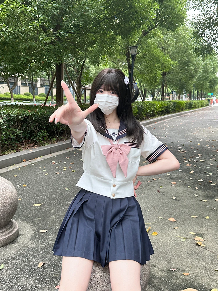 夏用セーラー服【ウエスト絞り・プリーツスカート・女子校制服】（セットアップ対応）：中古制服と新品の価格・デザイン比較