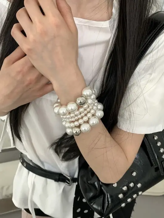 シンプルで使い勝手抜群！多層パールオーナメントブレスレット【女性用・巻き付けデザイン・高級感】