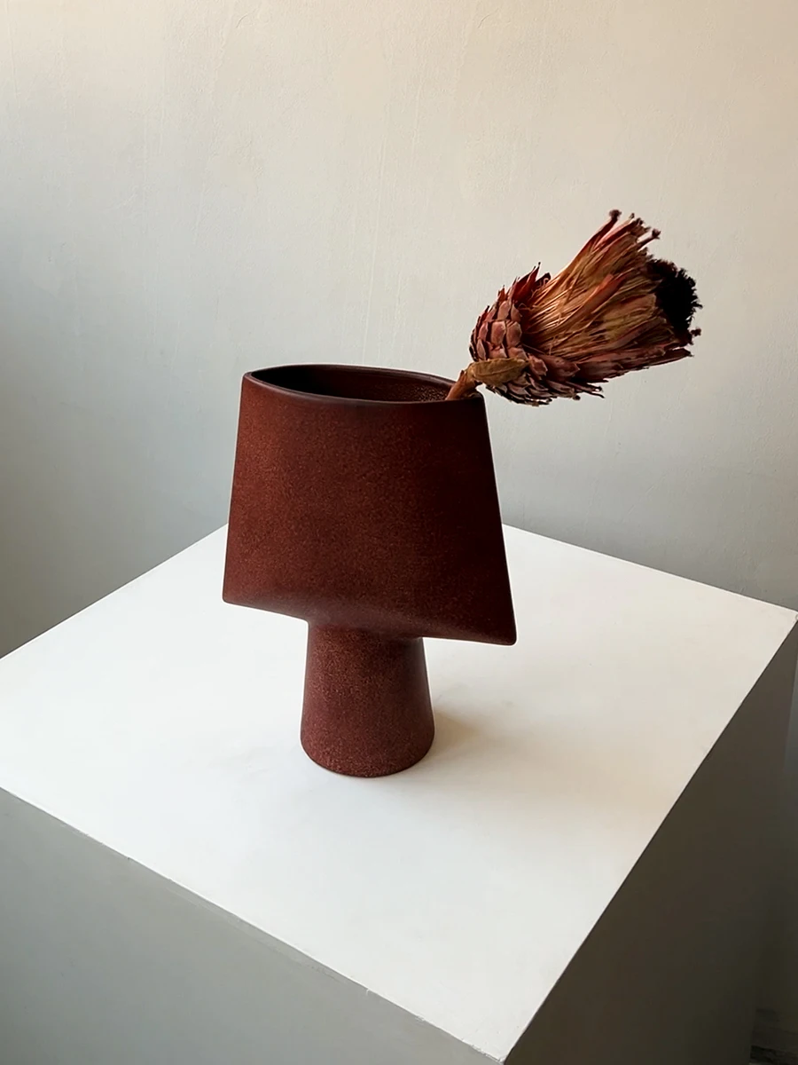 韓国インテリアを再現｜カフェ風部屋の作り方　花瓶選びの決定版ガイド