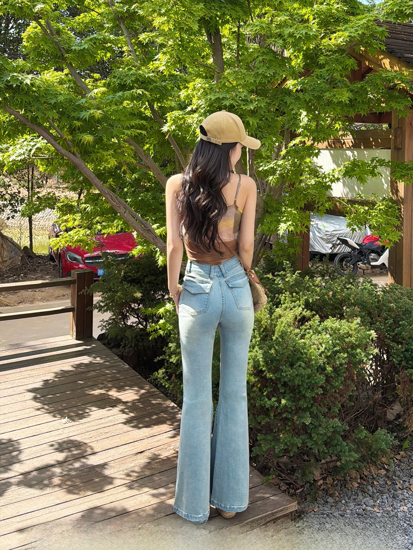 40代の女性にこそおすすめ！デニムベイカーパンツは本当に必要なのか？