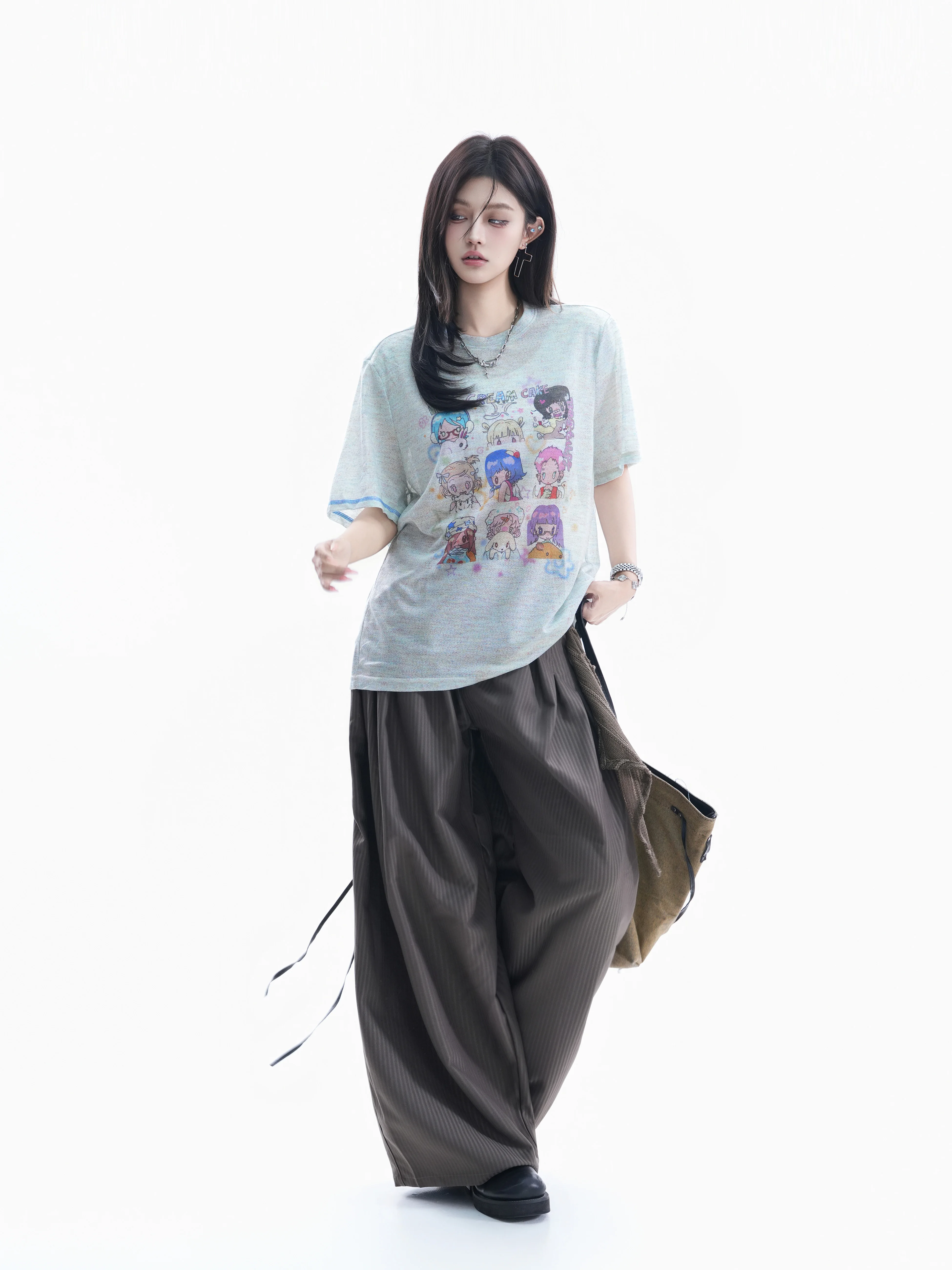 鬼馬カートゥーンプリントTシャツ：彩線肌理デザインで男女共に人気のカジュアルアイテム
