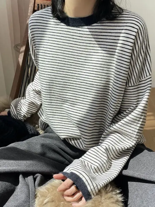 白条纹のラウンドネックニット【秋用・ゆったり・極上の柔らかさ】