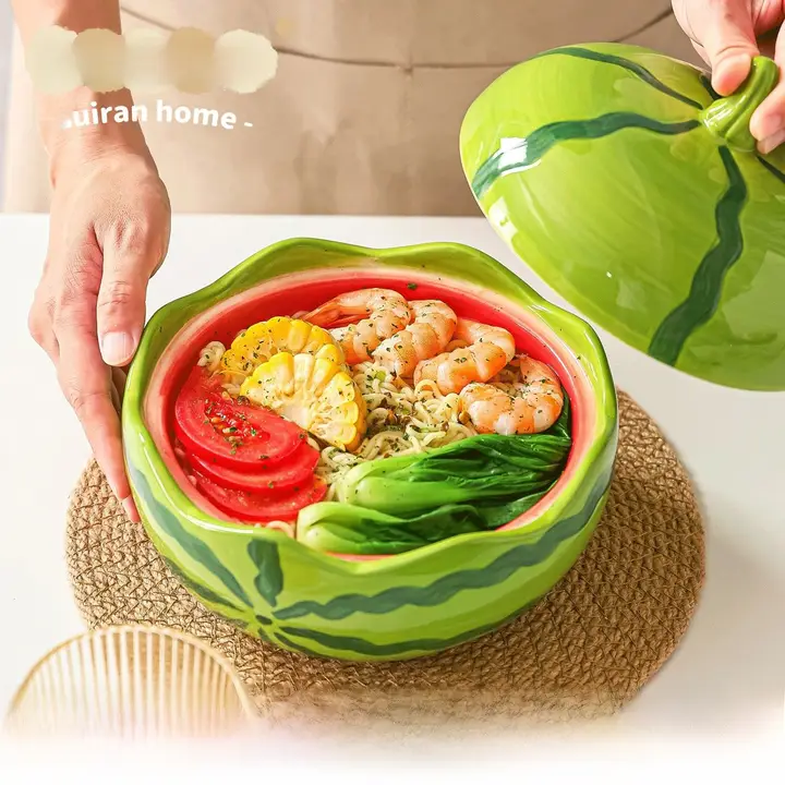 スイカデザインの陶器製丼ぶり【蓋付き・高級感のある食器】