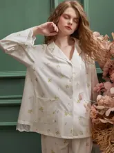 小花柄の長袖パジャマ【春秋用・シンプルデザイン・コットン素材】（セットアップ対応）