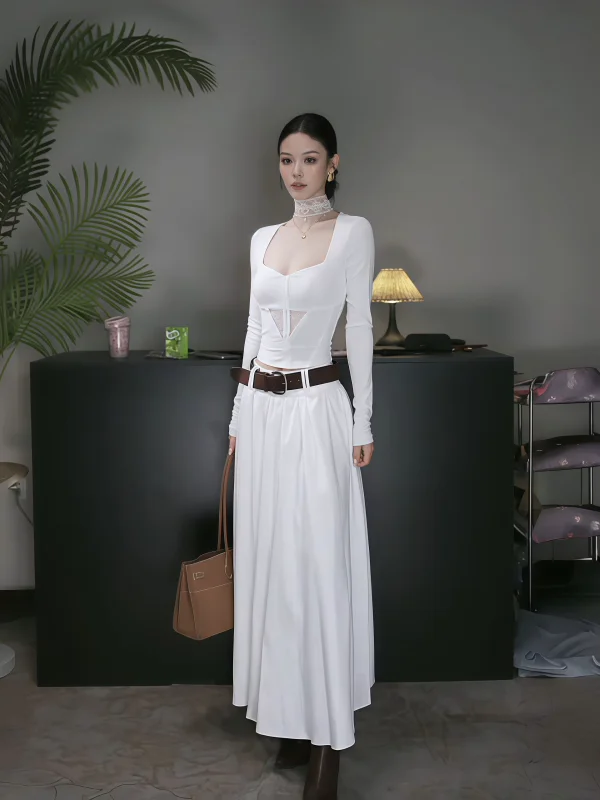 清潔感ある服装 女性：InstaHotのAラインロングスカートセットアップ対応スタイル