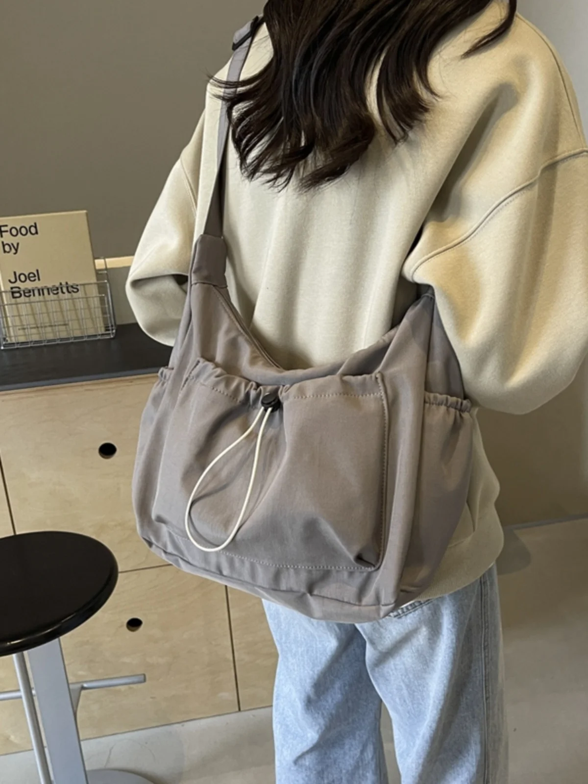 リュックにもなるバッグ レディース どう選ぶ？軽いおしゃれなキャンバスバッグが通勤・日常で本当に役立つ理由
