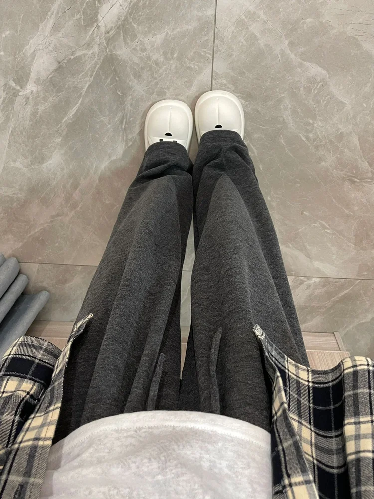 イージー パンツの着こなしに迷うなら、この高腰ワイドパンツが救う！