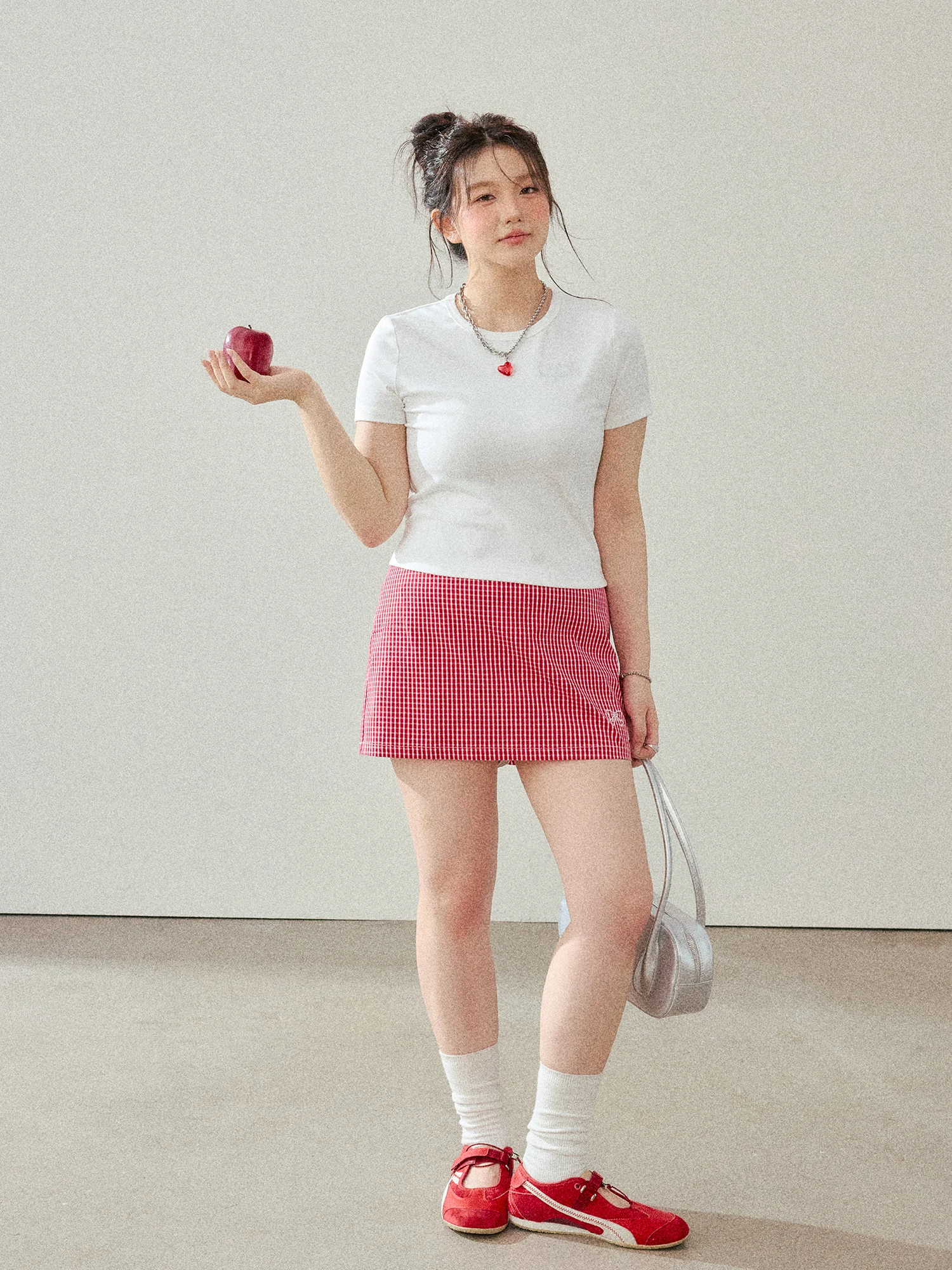 20代後半の女性が今、通勤で選ぶべきスーツは？プラスサイズの「やや太め」を活かすスタイルの秘密